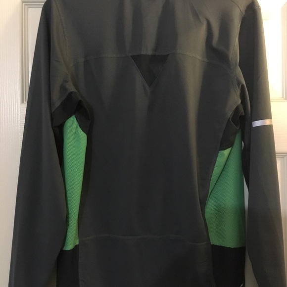 Nike Running Shirt - Picture 3 of 3